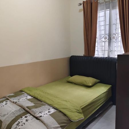 Bajorah Homestay Лембанг Экстерьер фото